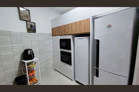 Cozinha de apartamento para alugar com 2 quartos, 70m² em Tristeza, Porto Alegre