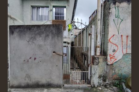 Fachada de casa para alugar com 3 quartos, 70m² em Parque Bristol, São Paulo