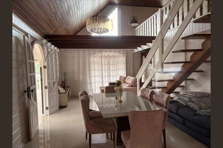 Sala de casa de condomínio para alugar com 3 quartos, 790m² em Cidade Paquelandia, Itaquaquecetuba