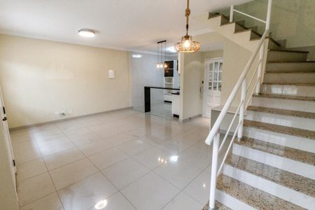 Sala de casa de condomínio para alugar com 3 quartos, 165m² em Jardim Ampliacao, São Paulo