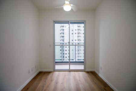 Sala de apartamento à venda com 2 quartos, 44m² em Santo Cristo, Rio de Janeiro