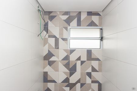 Banheiro de kitnet/studio para alugar com 1 quarto, 20m² em Jardim Domitila, São Paulo