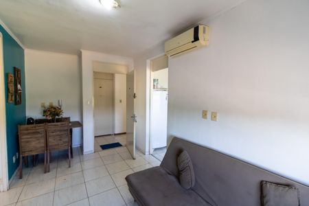 Sala de apartamento para alugar com 1 quarto, 56m² em Vila Nova, Porto Alegre