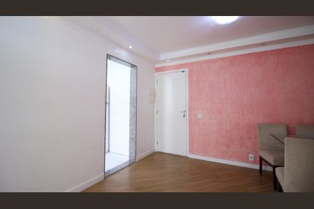 Sala de apartamento para alugar com 2 quartos, 55m² em Sítio da Figueira, São Paulo