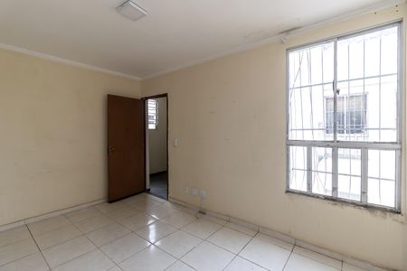 Sala de apartamento à venda com 2 quartos, 48m² em Piratininga, Belo Horizonte