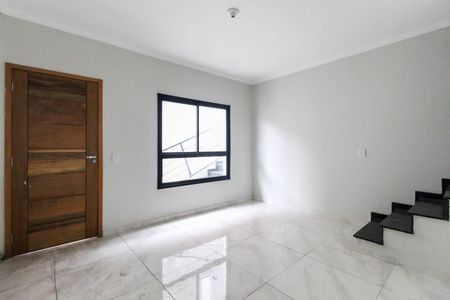 Sala de casa de condomínio para alugar com 2 quartos, 80m² em Vila Curuçá Velha, São Paulo