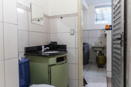 Banheiro de casa para alugar com 2 quartos, 75m² em Betânia, Belo Horizonte