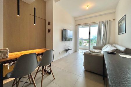 Sala de apartamento para alugar com 1 quarto, 52m² em Campeche, Florianópolis