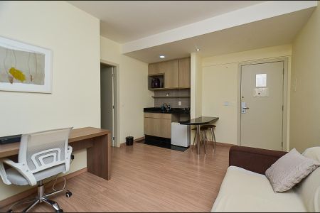 Sala de apartamento para alugar com 1 quarto, 40m² em Barro Preto, Belo Horizonte