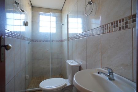 Banheiro de apartamento para alugar com 1 quarto, 38m² em Costa E Silva, Porto Alegre