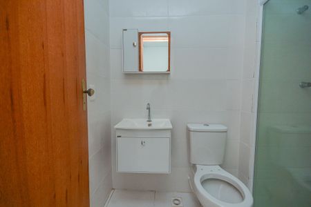 Banheiro de apartamento para alugar com 1 quarto, 22m² em Parque Grajau, São Paulo