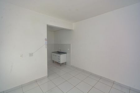 Sala/Cozinha de apartamento para alugar com 1 quarto, 22m² em Parque Grajau, São Paulo