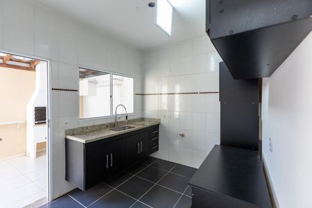 Cozinha de casa de condomínio à venda com 3 quartos, 97m² em Chácara Primavera, Campinas