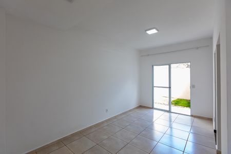 Sala de casa de condomínio à venda com 3 quartos, 97m² em Chácara Primavera, Campinas