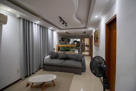 Sala de casa para alugar com 4 quartos, 250m² em Vila da Penha, Rio de Janeiro