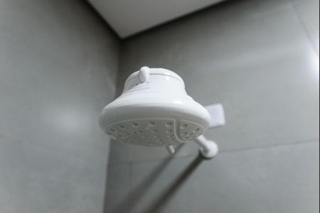 Banheiro de kitnet/studio para alugar com 1 quarto, 25m² em Vila Nogueira, Taubaté