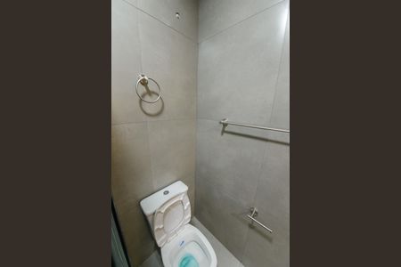 Banheiro de kitnet/studio para alugar com 1 quarto, 20m² em Vila Nogueira, Taubaté