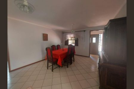 Casa à venda com 3 quartos, 221m² em São José, Novo Hamburgo