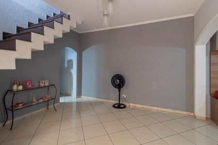 Sala de casa para alugar com 4 quartos, 210m² em Parque Paineiras, São Paulo