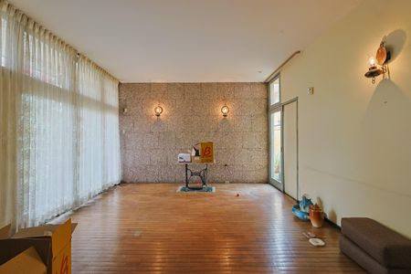 Casa à venda com 4 quartos, 225m² em Gutierrez, Belo Horizonte