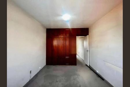 Casa à venda com 2 quartos, 120m² em Jardim Aeroporto, São Paulo