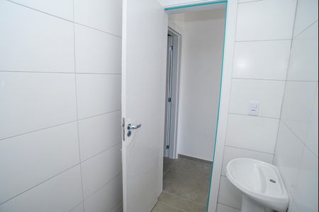 Banheiro de apartamento para alugar com 1 quarto, 36m² em Jardim Algarve, Viamão