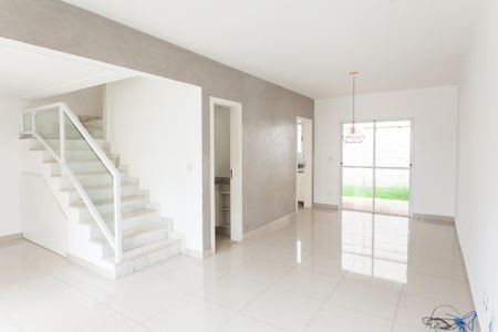 sala de casa de condomínio à venda com 4 quartos, 200m² em Vila Madeira, Nova Lima