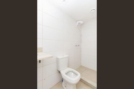 Banheiro de apartamento para alugar com 2 quartos, 60m² em Jardim Sabará, Porto Alegre