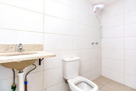 Banheiro de apartamento para alugar com 2 quartos, 60m² em Jardim Sabará, Porto Alegre