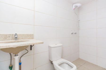 Banheiro de apartamento para alugar com 2 quartos, 60m² em Jardim Sabará, Porto Alegre