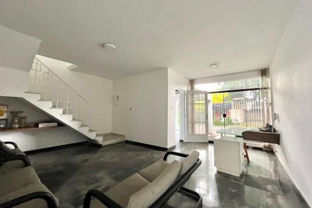 Sala de casa para alugar com 3 quartos, 350m² em Planalto Paulista, São Paulo