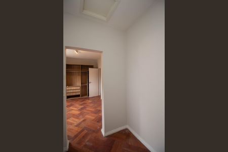 Closet da suíte de casa para alugar com 2 quartos, 100m² em Jardim Sao Ricardo, São Paulo