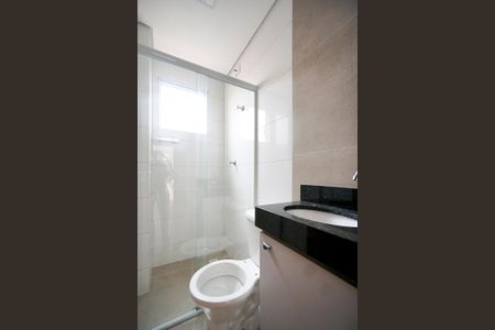 Banheiro de apartamento para alugar com 1 quarto, 33m² em Vila Esperança, São Paulo