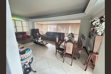 Sala de casa para alugar com 5 quartos, 360m² em Ouro Preto, Belo Horizonte