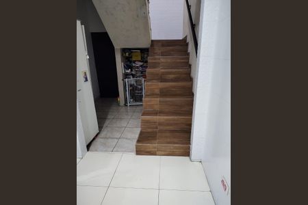 Sala de casa para alugar com 3 quartos, 150m² em Vila Áurea (Vicente de Carvalho), Guarujá