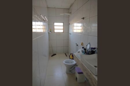 Banheiro de casa para alugar com 3 quartos, 150m² em Vila Áurea (Vicente de Carvalho), Guarujá