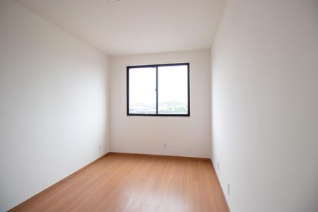 Quarto 1 de apartamento para alugar com 2 quartos, 55m² em Irajá, Rio de Janeiro