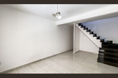 Sala de casa à venda com 3 quartos, 124m² em Ponte Rasa, São Paulo