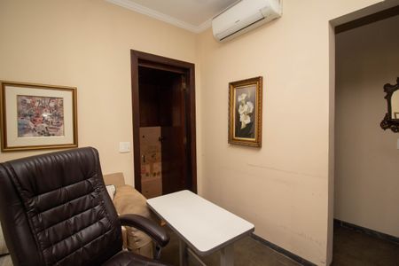 Sala de TV de casa à venda com 3 quartos, 250m² em Vila Pereira Barreto, São Paulo