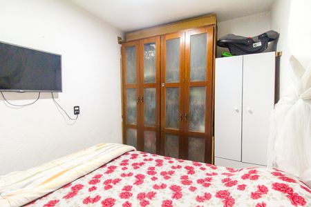 Quarto 1 de casa à venda com 4 quartos, 200m² em Conjunto Habitacional Aguia de Haia, São Paulo