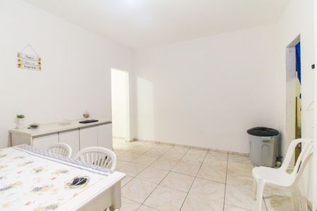 Sala 1 de casa à venda com 4 quartos, 200m² em Conjunto Habitacional Aguia de Haia, São Paulo