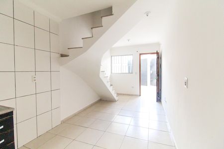 Sala/Cozinha de casa para alugar com 2 quartos, 55m² em Jardim Nossa Senhora do Carmo, São Paulo