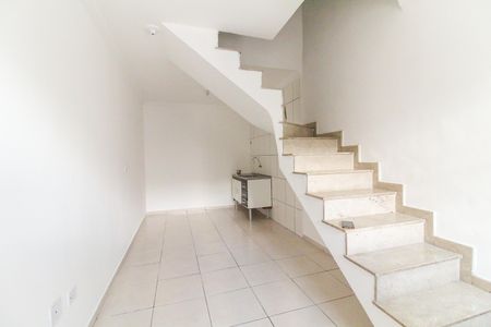 Sala/Cozinha de casa para alugar com 2 quartos, 55m² em Jardim Nossa Senhora do Carmo, São Paulo