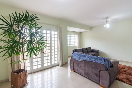 Sala de casa à venda com 4 quartos, 200m² em Jardim Primeiro de Maio (chacara Fazendinha), Osasco