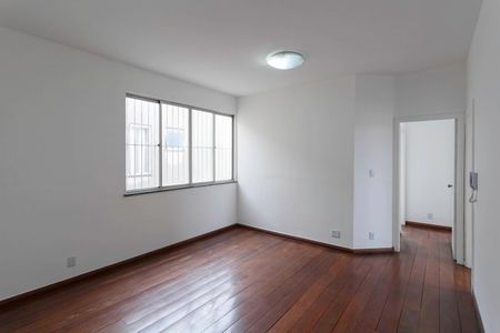 Sala de apartamento à venda com 2 quartos, 65m² em João Pinheiro, Belo Horizonte