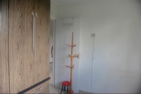 Apartamento para alugar com 2 quartos, 38m² em Jardim das Oliveiras, Itaquaquecetuba