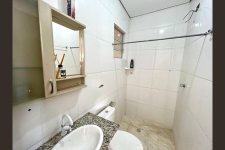 Banheiro de casa para alugar com 1 quarto, 35m² em Parque Renato Maia, Guarulhos