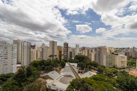 Vista da sala de apartamento à venda com 3 quartos, 131m² em Cambuí, Campinas