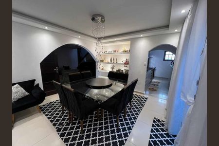 Casa à venda com 3 quartos, 280m² em Jardim do Estádio, Santo André