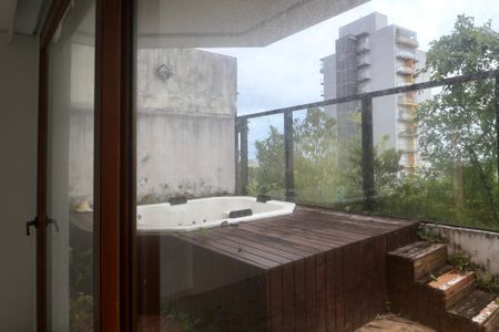 Varanda de casa para alugar com 4 quartos, 500m² em Jardim Tres Marias, Guarujá